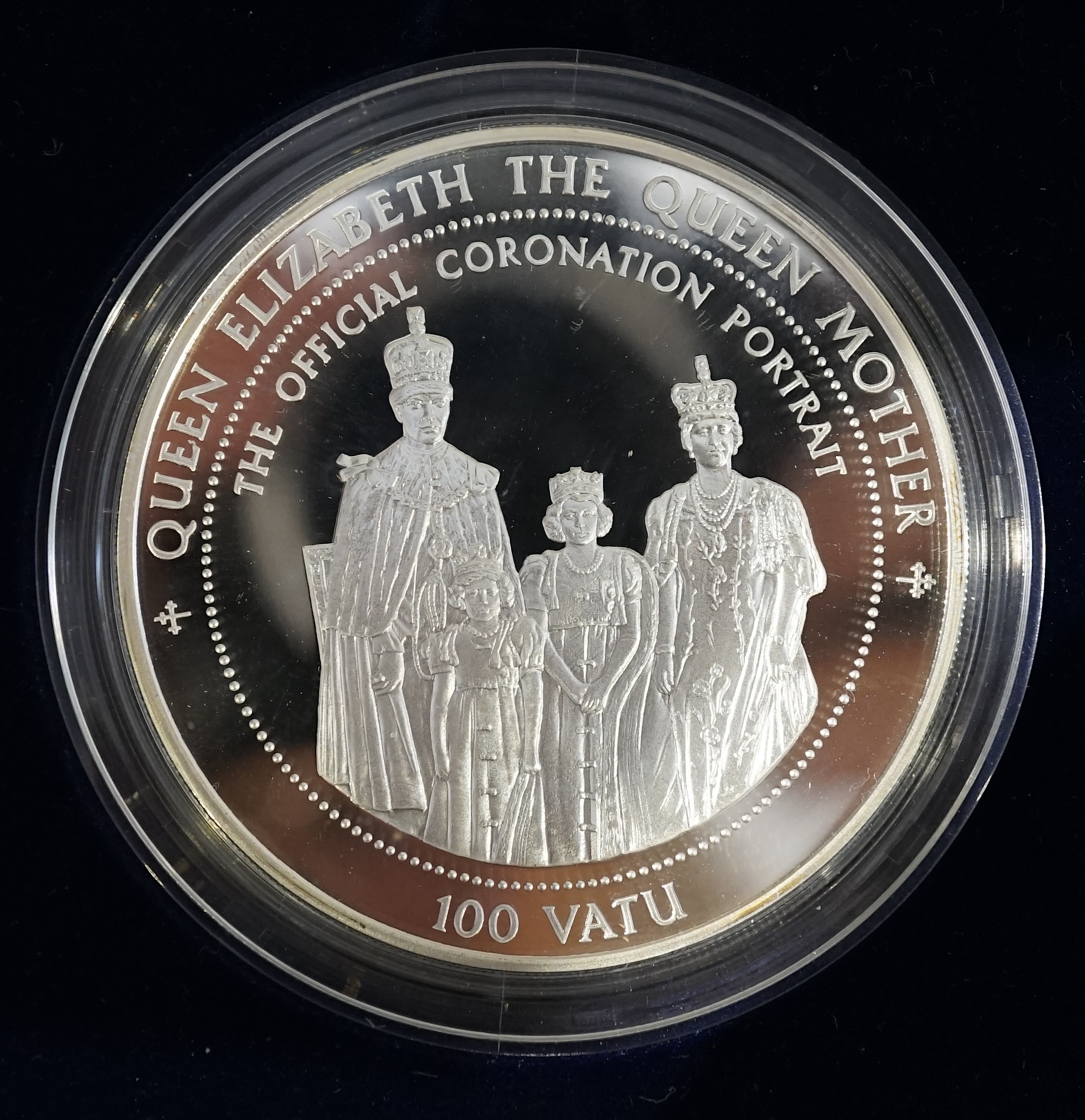 British and Commonwealth commemorative coins, MDM Crown collection HM Queen Elizabeth the Queen Mother, comprising Vanuatu proof silver 100 vatu coin, 155.5g, and four proof silver coins ranging from 15.98 to 31. 47g and